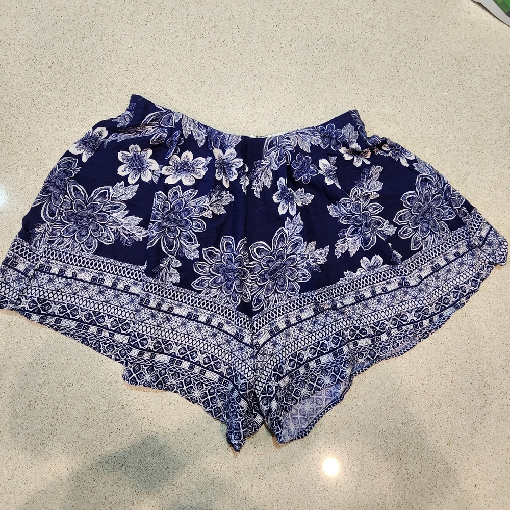 Floral Navy Women's Shorts Rayon Large Blue White Francescas Ayla